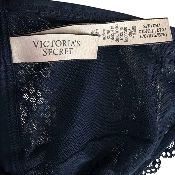 VICTORIA’S SECRET Bralette in Dark blue lace. NWOT - Picture 3 of 6
